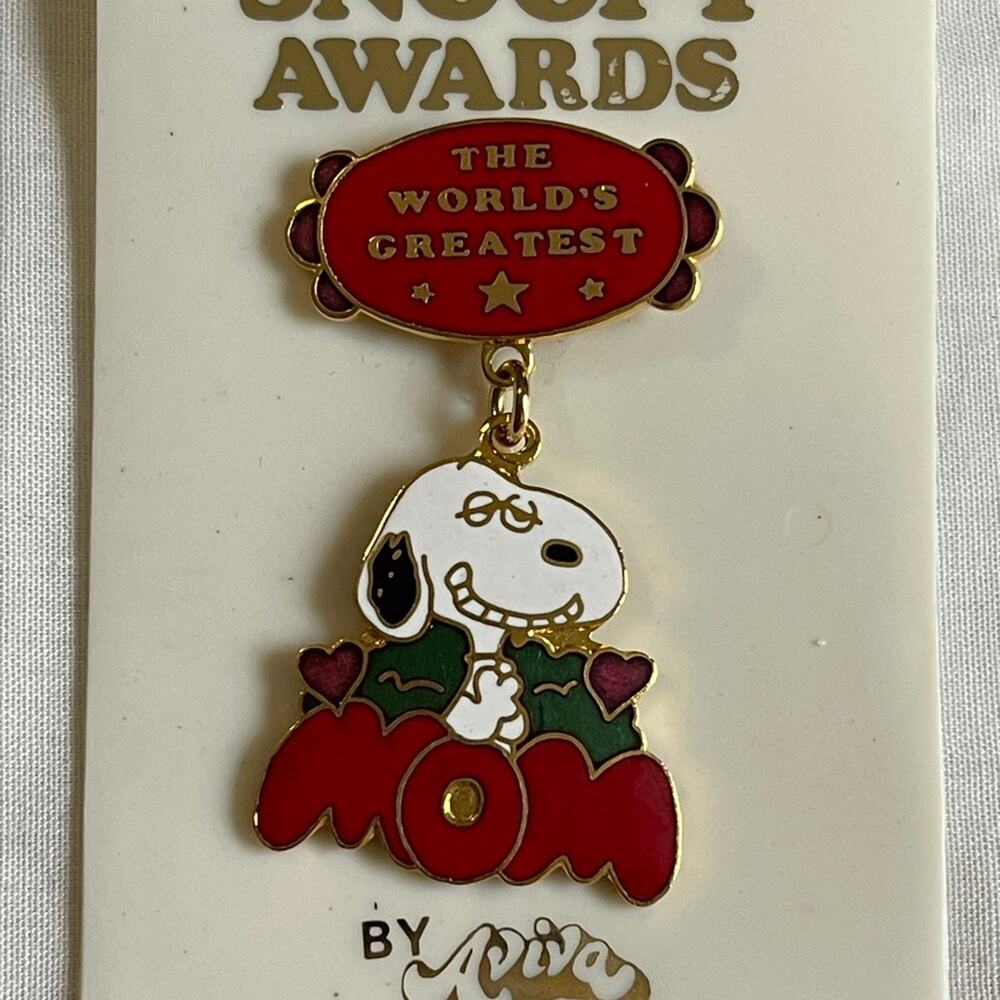 Vintage Snoopy World's Greatest Mom Lapel Pin Aviva